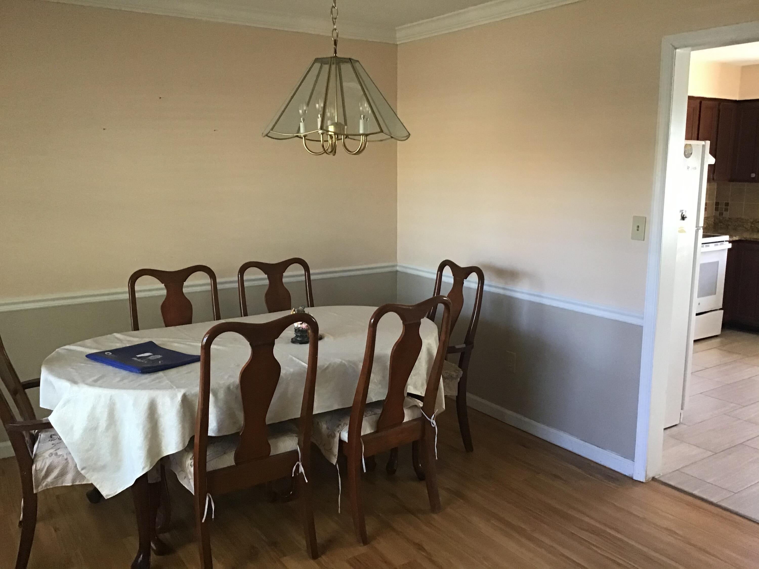 5306 Huntridge Road Roanoke, VA 24012 - Photo 10 of 18 96F7C17E-547D-4C1E-8B8E-F14E89815304
