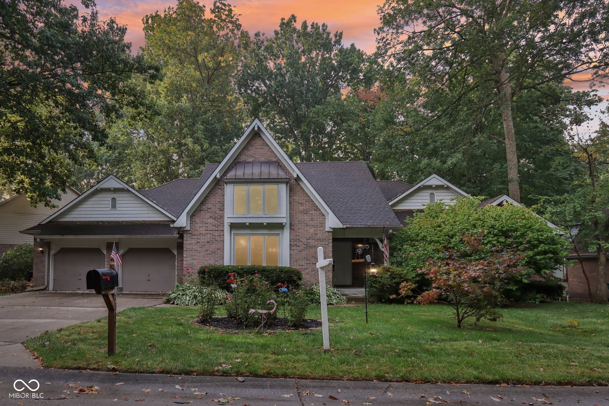 7345 Runningbrook Way Indianapolis, IN 46254 - Photo 2 of 73