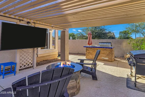 a view of outdoor space yard and patio