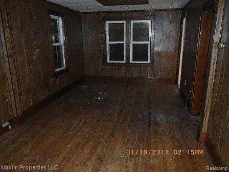 226 Summit Street River Rouge, MI 48218 - Photo 4 of 11 LivRm2.JPG