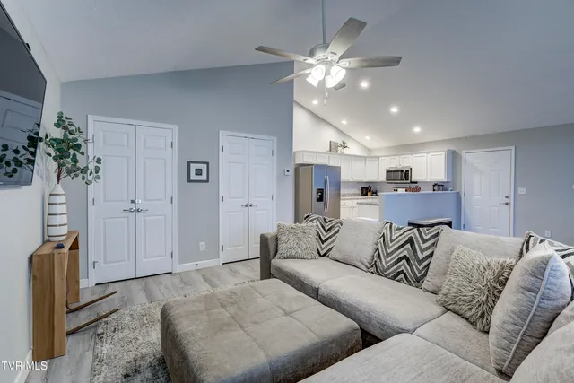 $320,000 | 700 A Johnson Avenue, Elizabethton, TN 37643