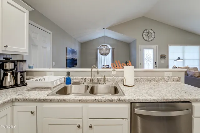 $320,000 | 700 A Johnson Avenue, Elizabethton, TN 37643