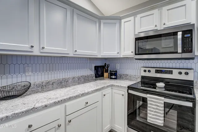 $320,000 | 700 A Johnson Avenue, Elizabethton, TN 37643