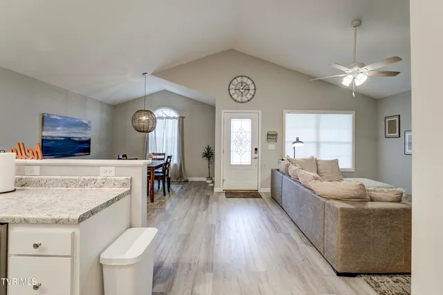 $320,000 | 700 A Johnson Avenue, Elizabethton, TN 37643