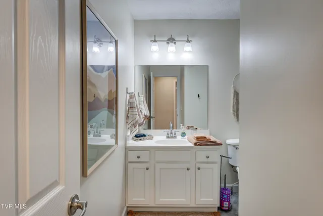 $320,000 | 700 A Johnson Avenue, Elizabethton, TN 37643