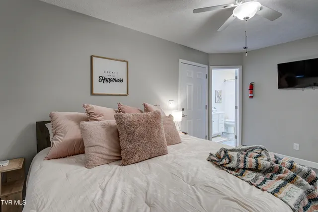 $320,000 | 700 A Johnson Avenue, Elizabethton, TN 37643