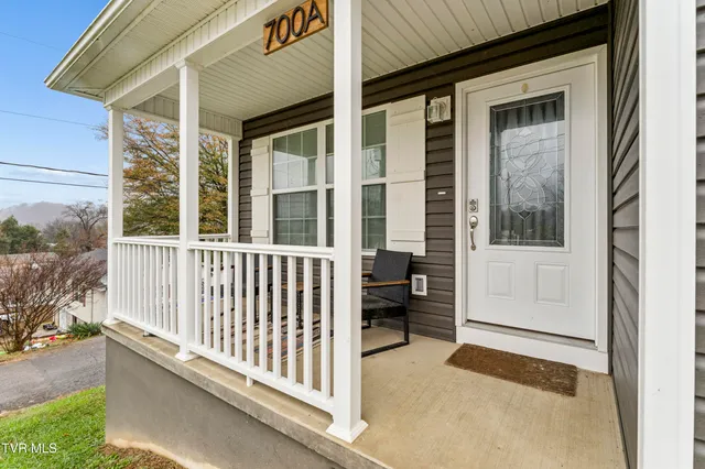$320,000 | 700 A Johnson Avenue, Elizabethton, TN 37643