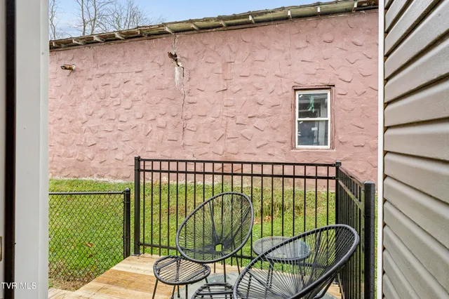 $320,000 | 700 A Johnson Avenue, Elizabethton, TN 37643