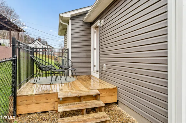 $320,000 | 700 A Johnson Avenue, Elizabethton, TN 37643