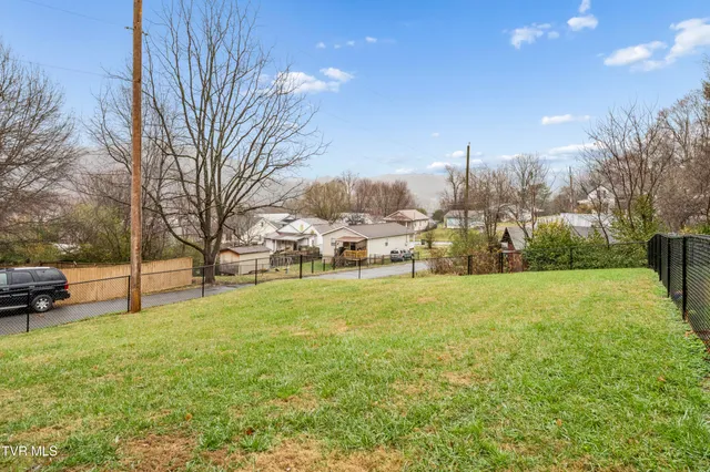 $320,000 | 700 A Johnson Avenue, Elizabethton, TN 37643