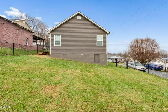 $320,000 | 700 A Johnson Avenue, Elizabethton, TN 37643