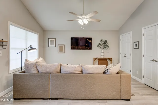 $320,000 | 700 A Johnson Avenue, Elizabethton, TN 37643