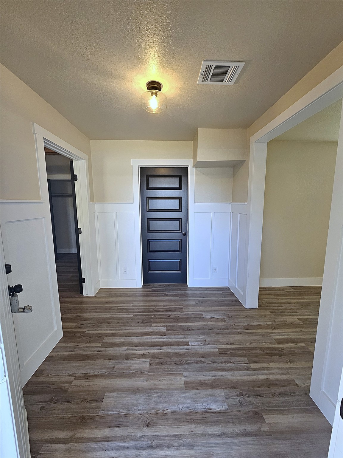 917 East Myrtle Street Angleton, TX 77515 - Photo 2 of 22