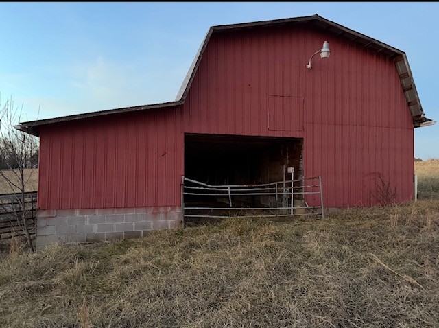 0 Love Road McMinnville, TN 37110 - Photo 6 of 8 a view of an empty room with a fireplace