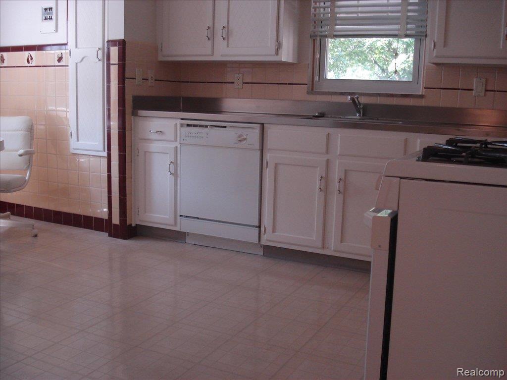 425 Kerby Road Grosse Pointe, MI 48236 - Photo 20 of 24 425 Kerby NEW 008