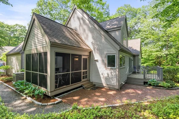 $1,850,000 | 16 Livermore Lane, Weston, MA 02493