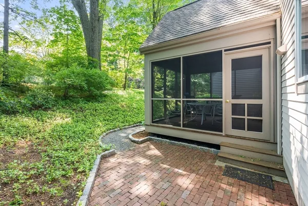$1,850,000 | 16 Livermore Lane, Weston, MA 02493