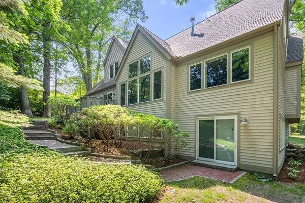 $1,850,000 | 16 Livermore Lane, Weston, MA 02493