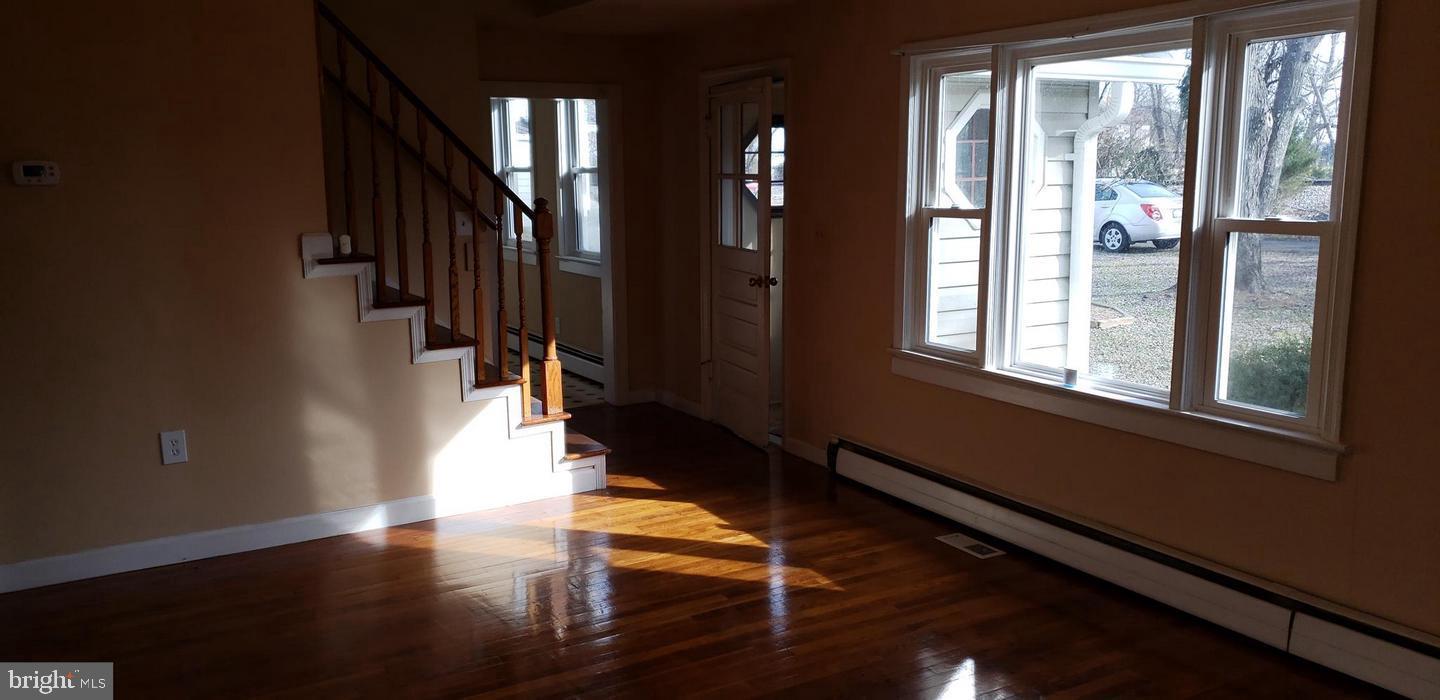 10558 Rogues Road Midland, VA 22728 - Photo 5 of 25 Gallery Image 5