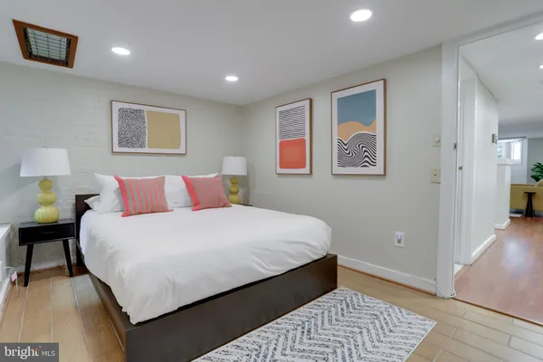 $2,100 | 1010 Independence Avenue Southeast, Unit B, Washington, DC 20003