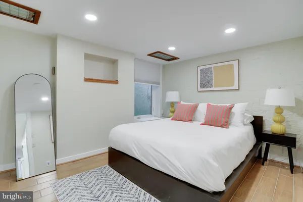 $2,100 | 1010 Independence Avenue Southeast, Unit B, Washington, DC 20003