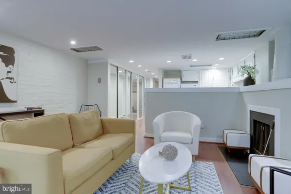 $2,100 | 1010 Independence Avenue Southeast, Unit B, Washington, DC 20003