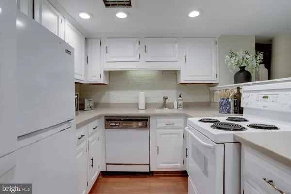 $2,100 | 1010 Independence Avenue Southeast, Unit B, Washington, DC 20003