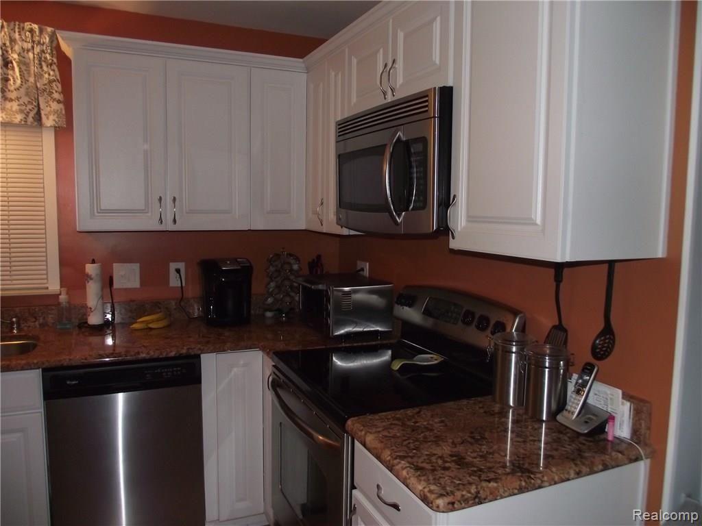 1143 Avon Manor Road Rochester Hills, MI 48307 - Photo 14 of 20