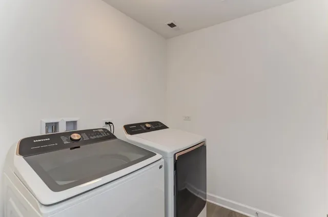 $414,500 | 257 Masters Drive, Addison, IL 60101