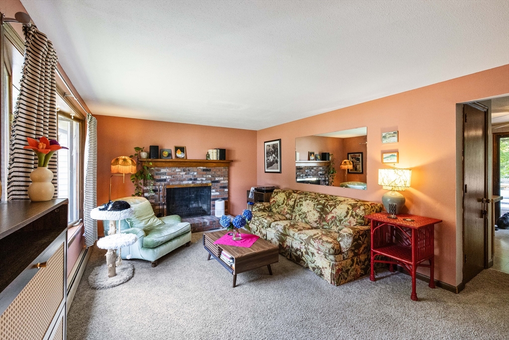 2 Little Street Easthampton, MA 01027 - Photo 9 of 27