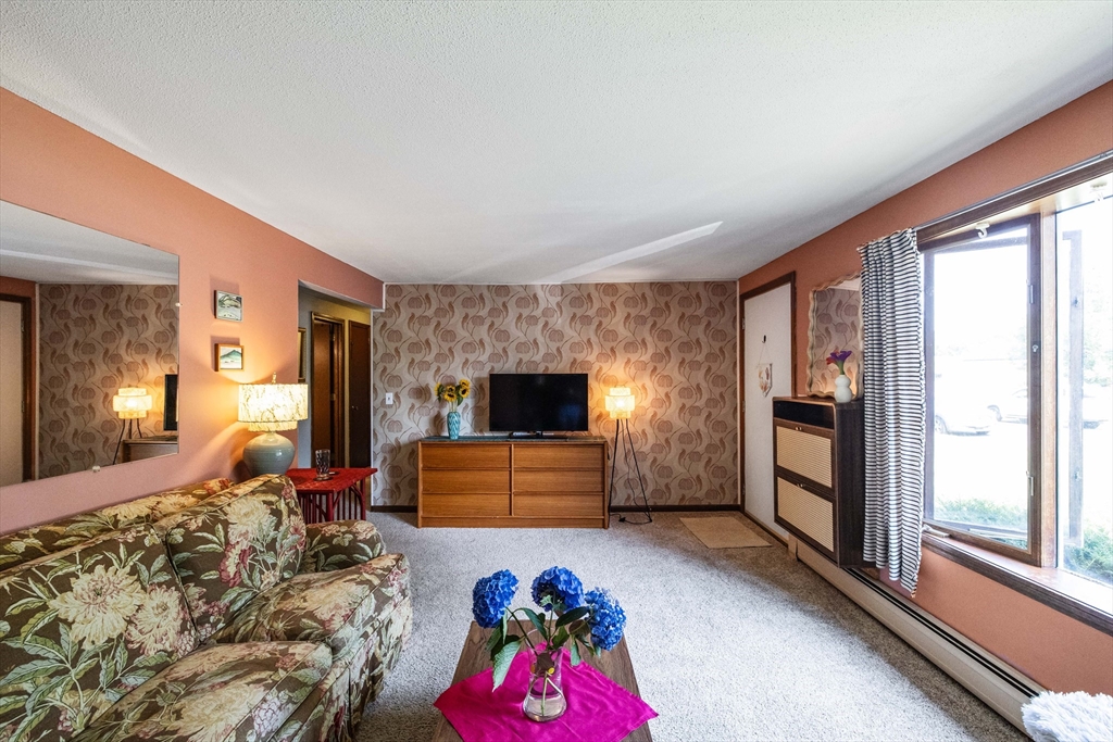 2 Little Street Easthampton, MA 01027 - Photo 10 of 27