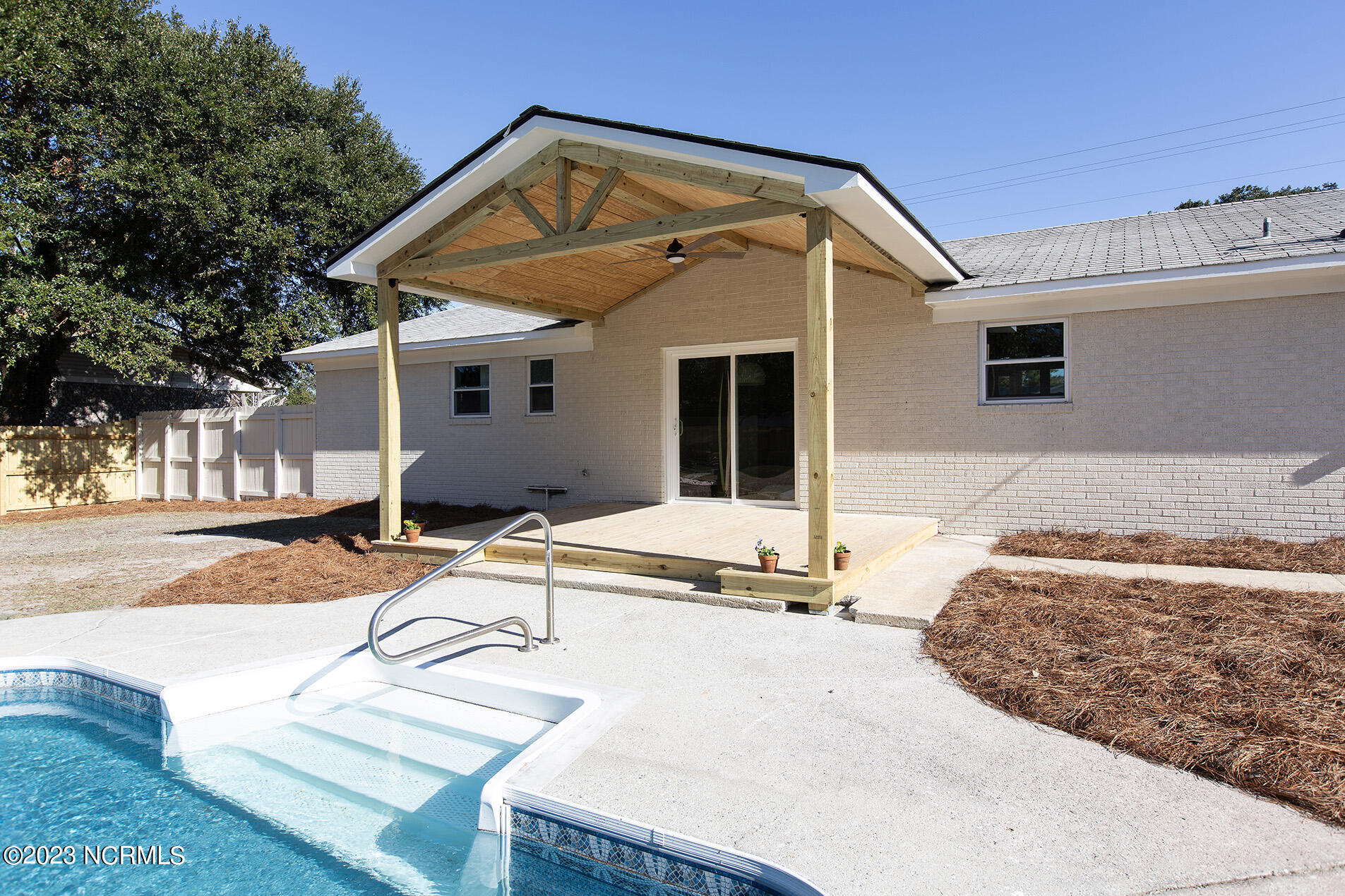 214 Spartan Road Wilmington, NC 28405 - Photo 3 of 38 Spartan214-15backLFL33A2162 copy