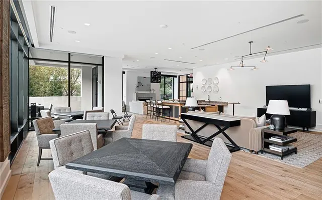 $2,199,900 | 2520 Peachtree Road Northwest, Unit 403, Atlanta, GA 30305