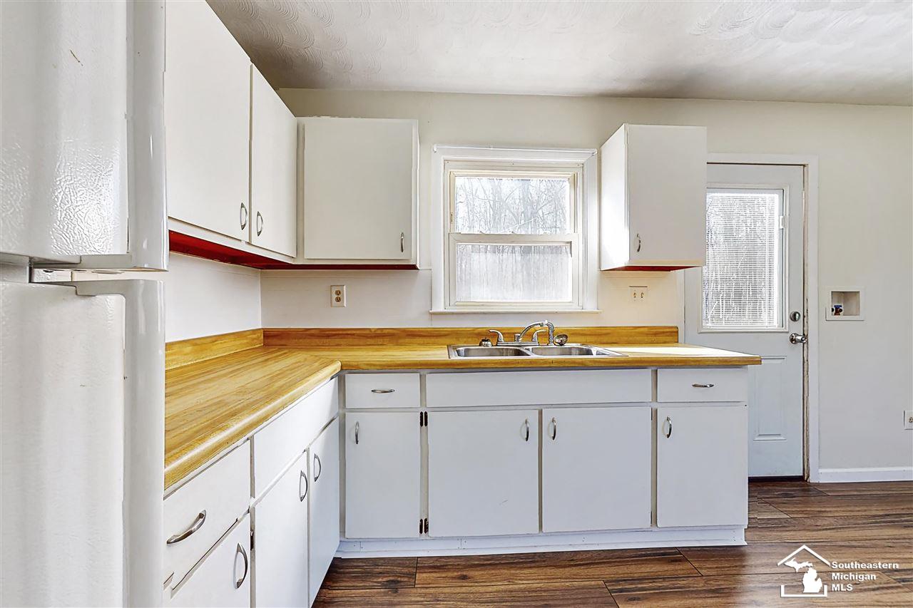9437 Tuttle Hill Road Maybee, MI 48159 - Photo 5 of 29