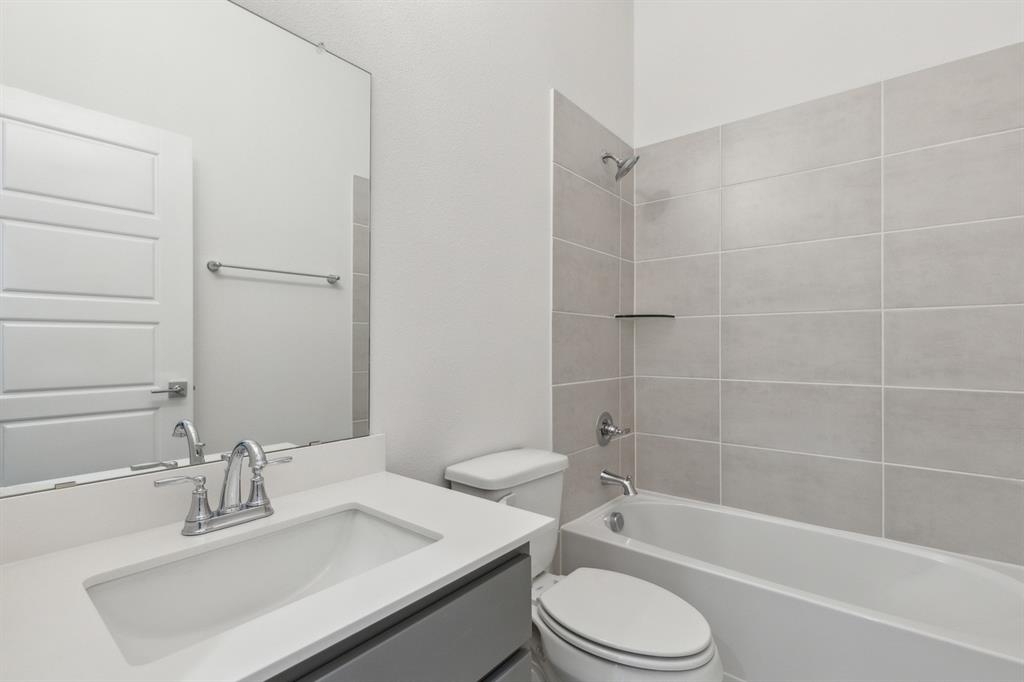 373 Yellowstar Lane Lavon, TX 75166 - Photo 21 of 32 Bathroom in the Gilmour II home plan by Trophy Signature Homes – REPRESENTATIVE PHOTO