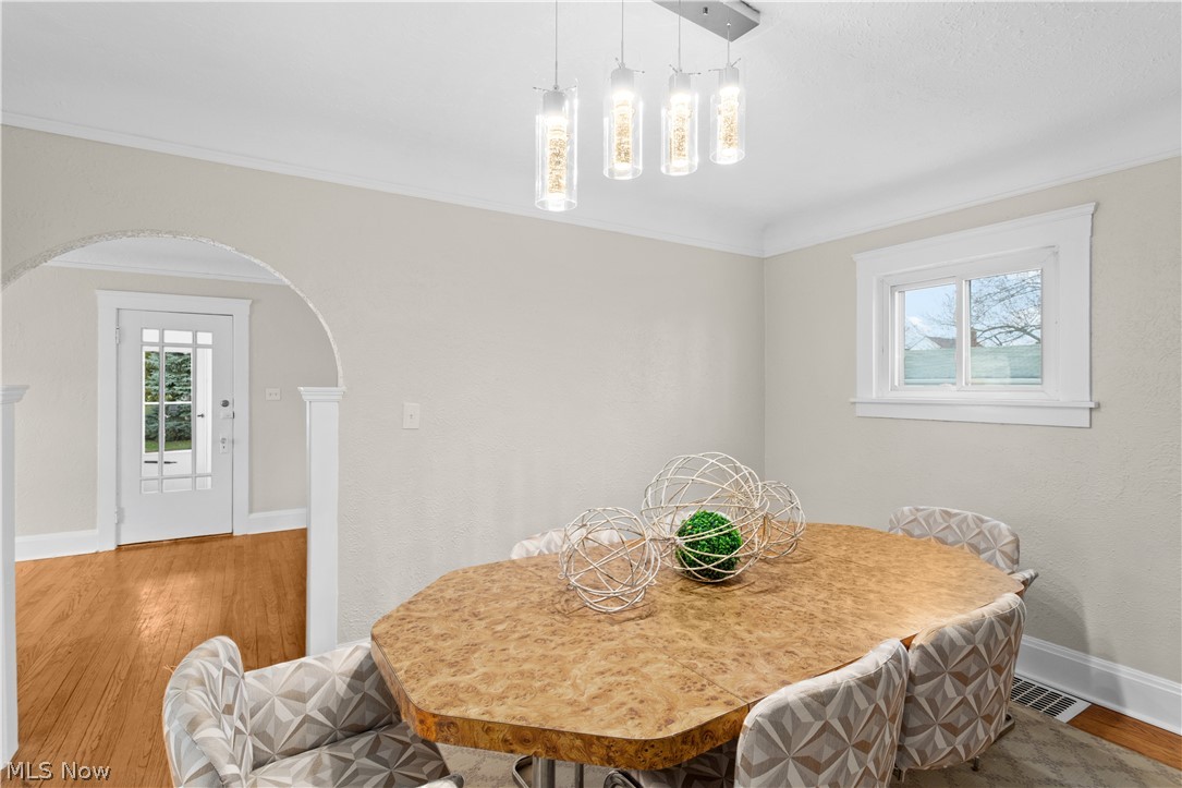 1411 Lander Road Cleveland, OH 44124 - Photo 10 of 30