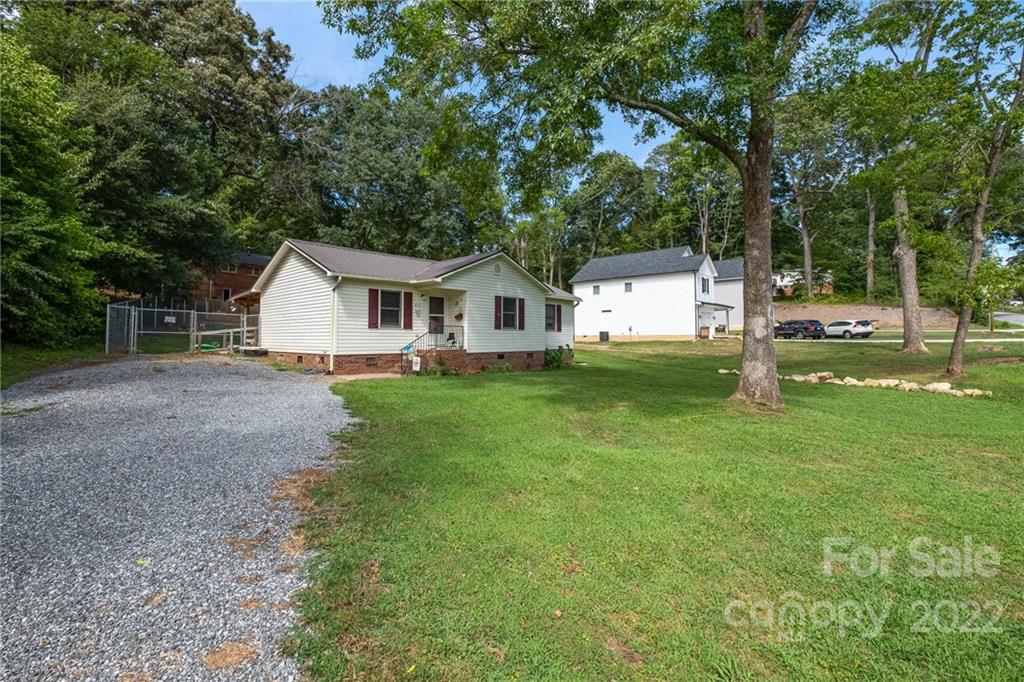 612 West Main Street, Lincolnton, NC 28092 Compass