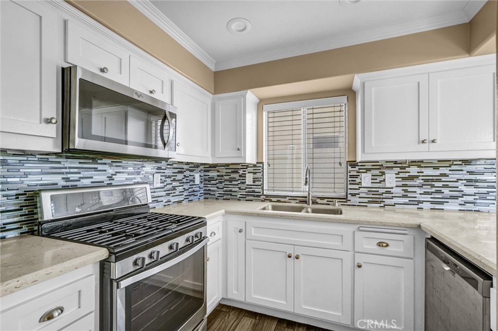 1209 Huntington Street Huntington Beach, CA 92648 - Photo 13 of 35