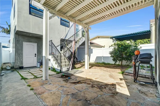 $1,850,000 | 1209 Huntington Street, Huntington Beach, CA 92648