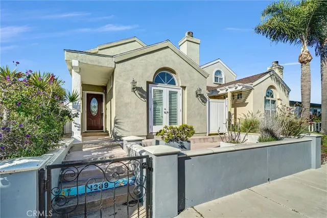 $1,850,000 | 1209 Huntington Street, Huntington Beach, CA 92648