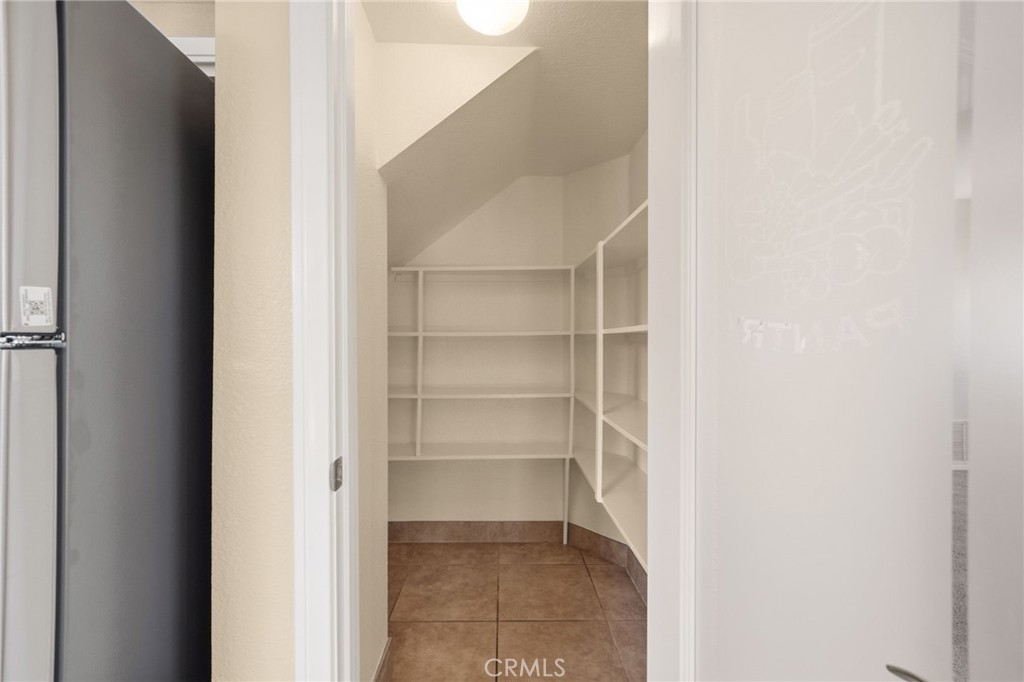 1008 Alpine Court Redlands, CA 92374 - Photo 13 of 66 Kitchen walk in pantry