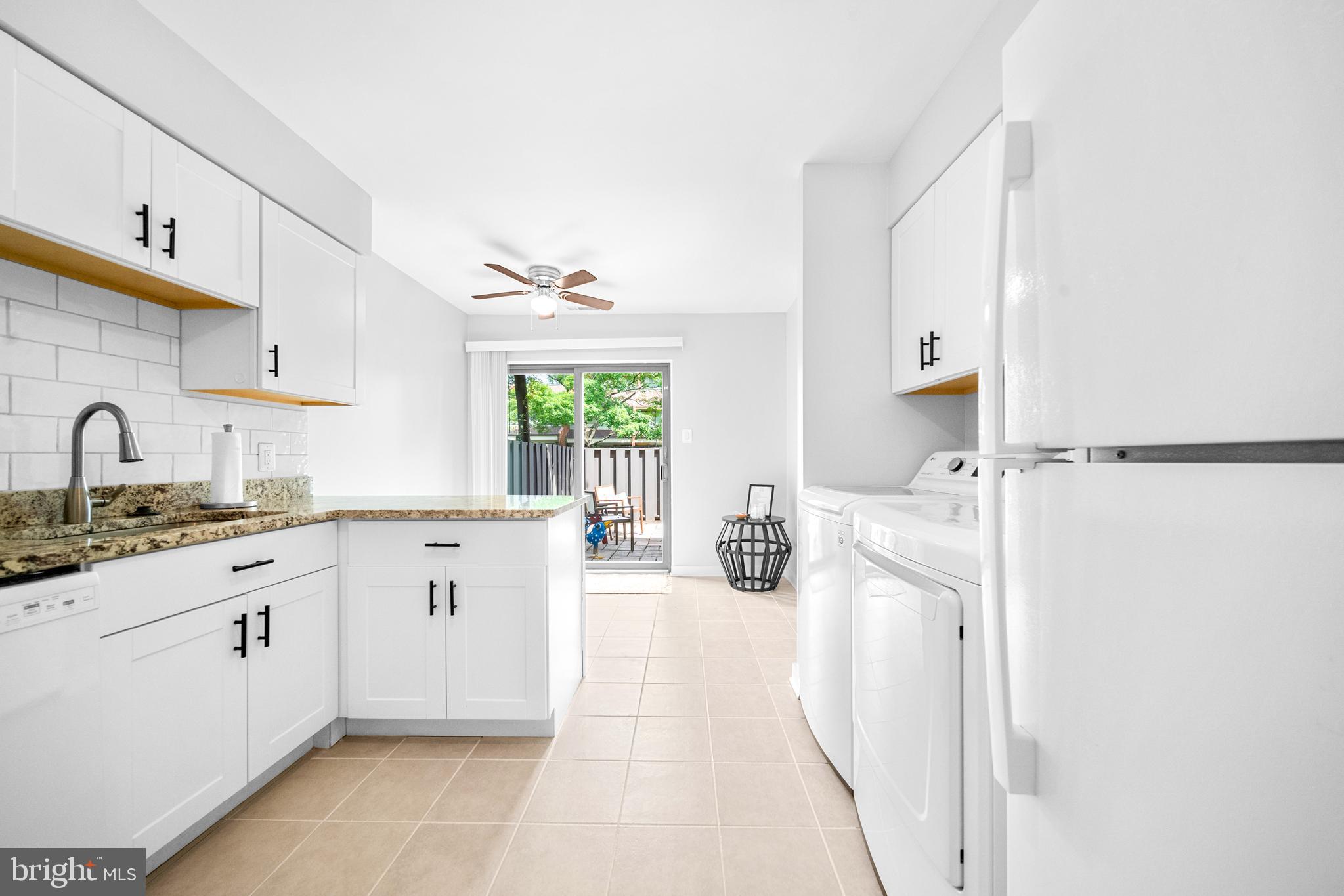 1386 Northgate Square Reston, VA 20190 - Photo 13 of 39 Walkthrough kitchen