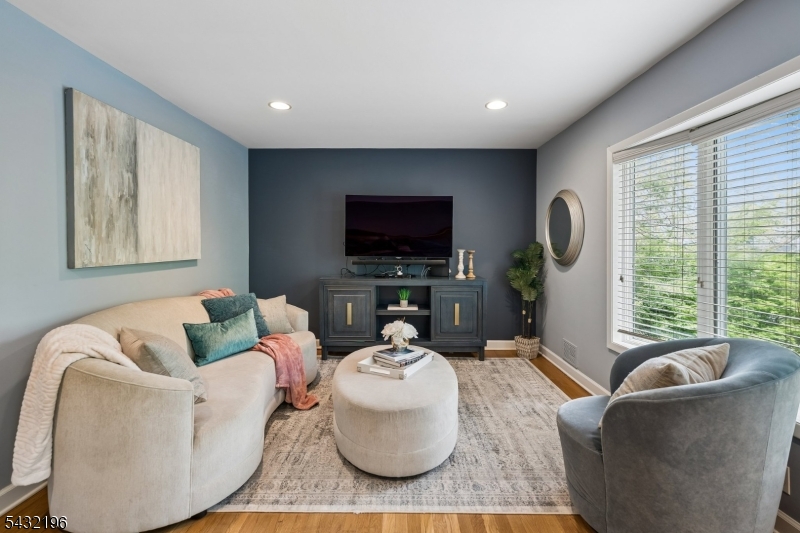10 Keyes Street Florham Park, NJ 07932 - Photo 3 of 21