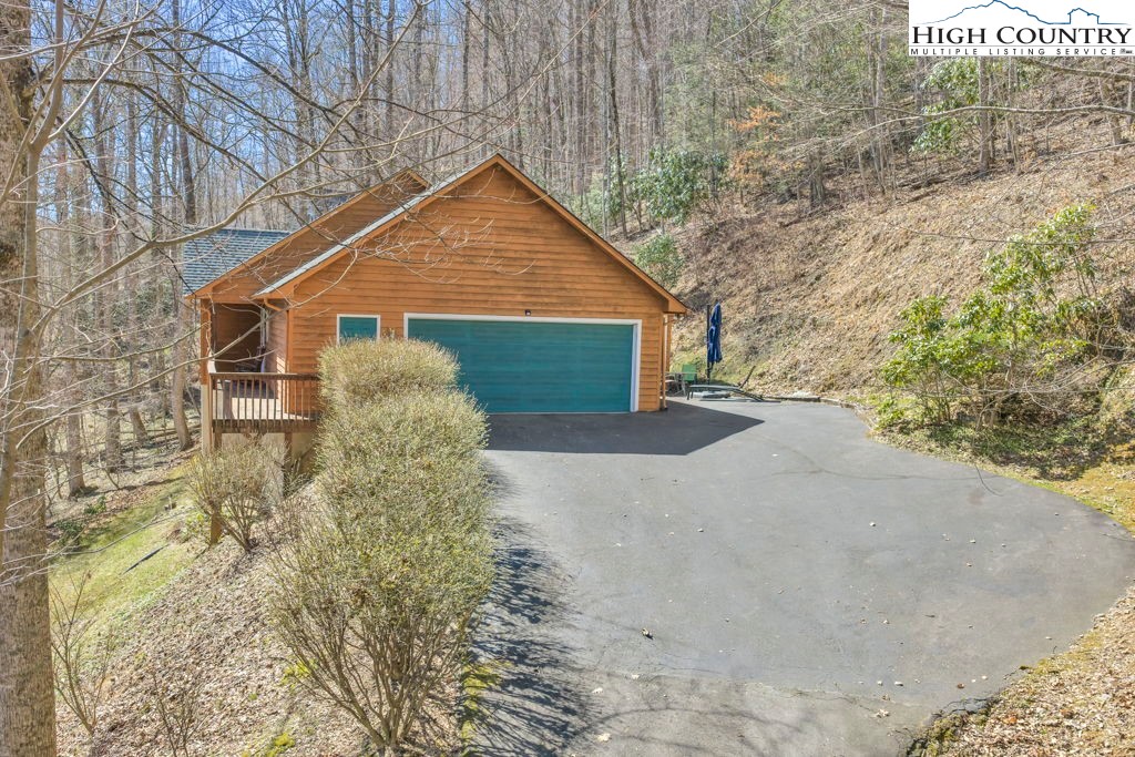 413 Shady Bark Lane Boone, NC 28607 - Photo 3 of 38