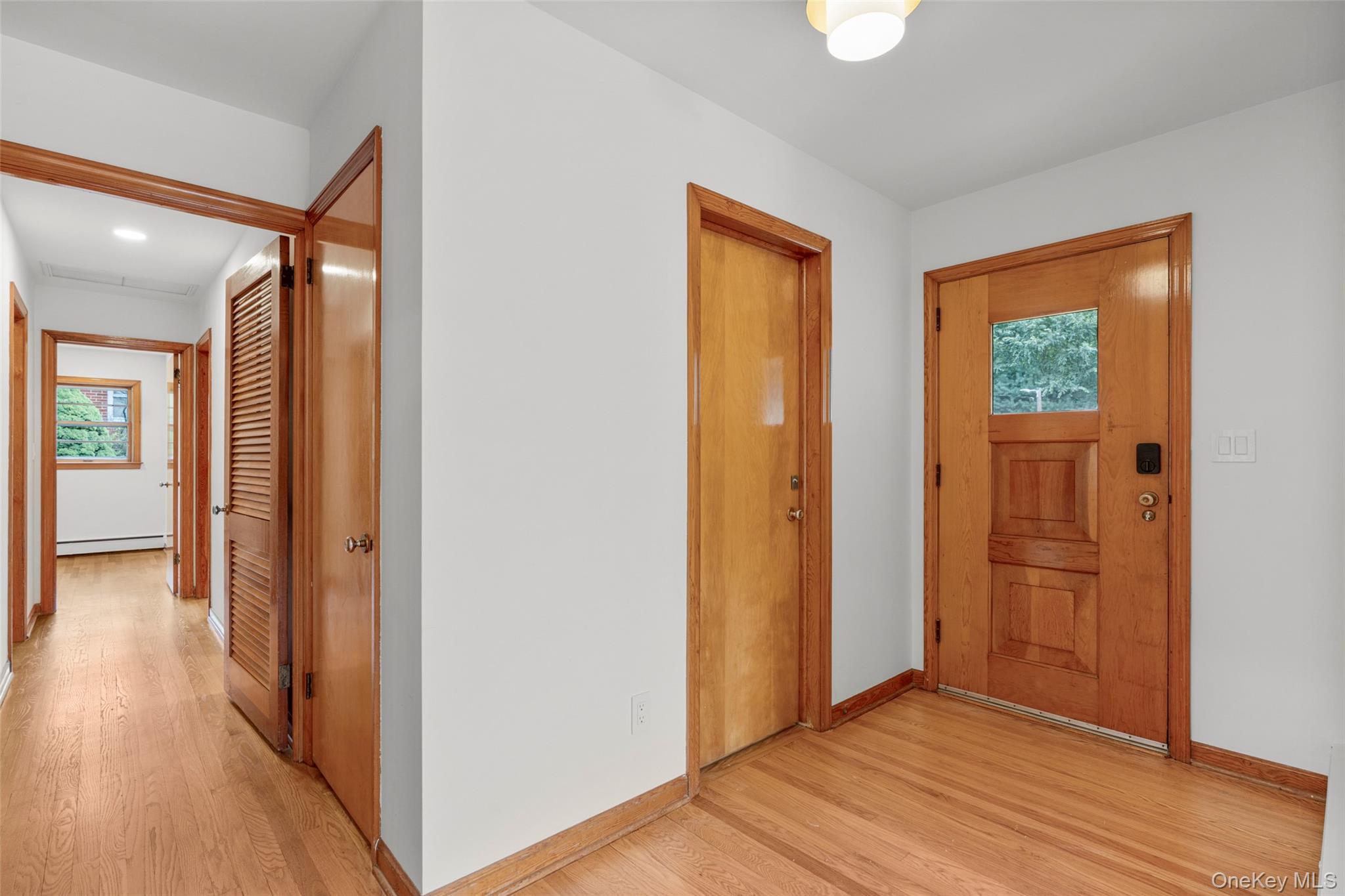 1 Craigside Drive Cold Spring, NY 10516 - Photo 12 of 36 Entry foyer with pristine oak floors