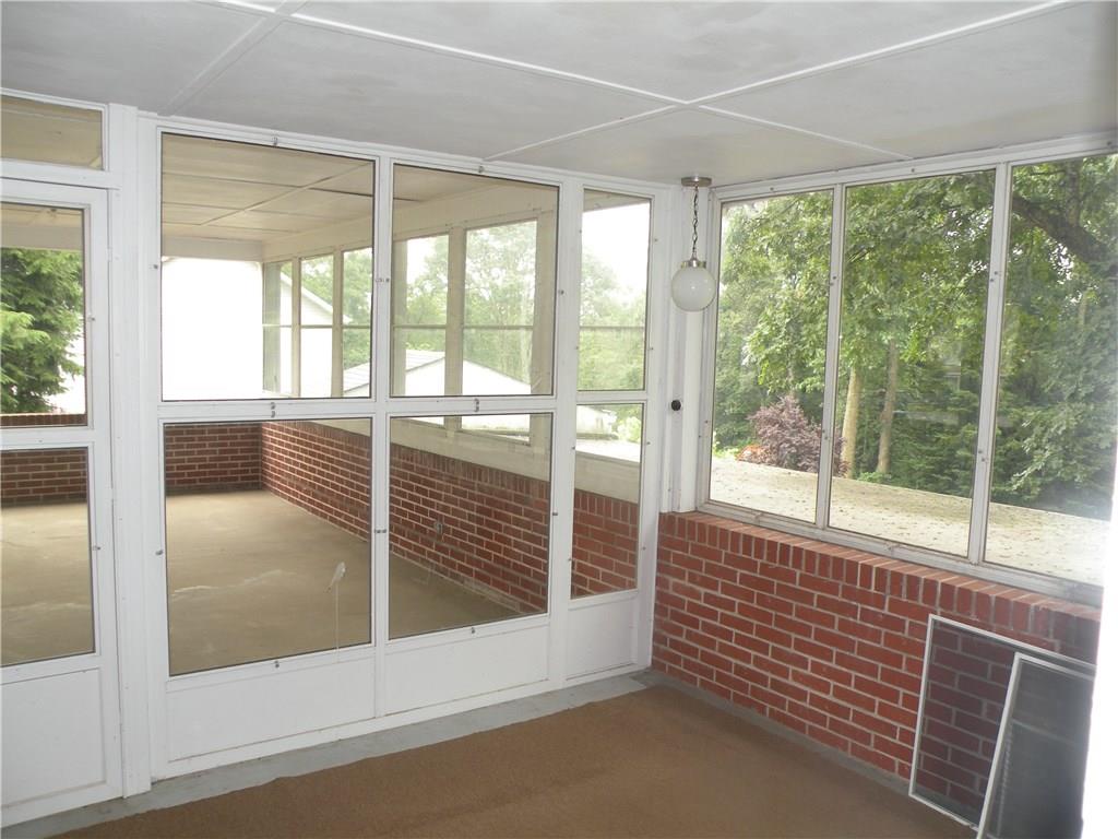 290 Crestmont Road Pittsburgh, PA 15237 - Photo 22 of 25 Screened-in Porch