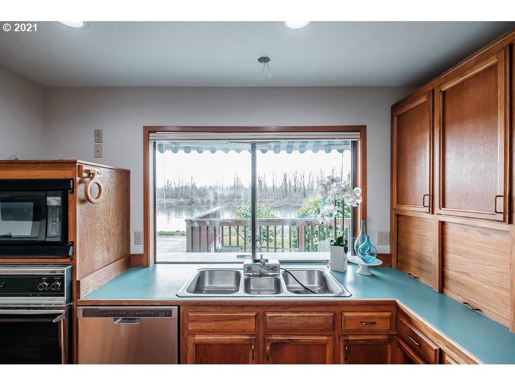 1340 Rafael Avenue North Keizer, OR 97303 - Photo 16 of 32 Gallery Image 16