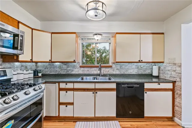 $329,900 | 1150 Judy Ann Place, Pittsburgh, PA 15237