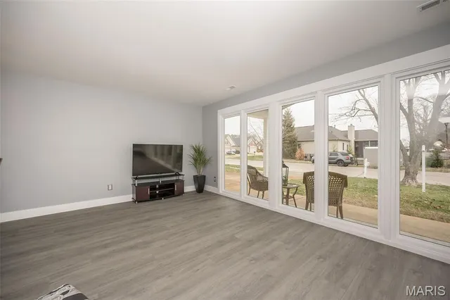 $425,000 | 4767 Towne South Road, St. Louis, MO 63128