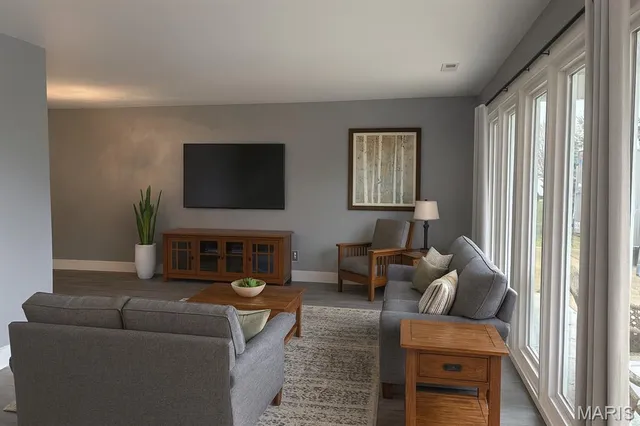 $425,000 | 4767 Towne South Road, St. Louis, MO 63128